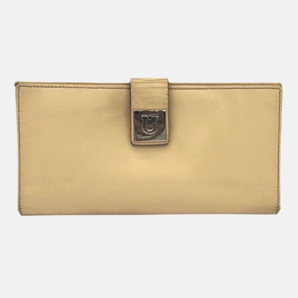 Salvatore Ferragamo Wallet w/ COA